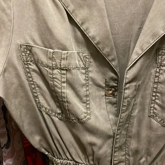 Express olive green romper. Like new✨ - Picture 5 of 5